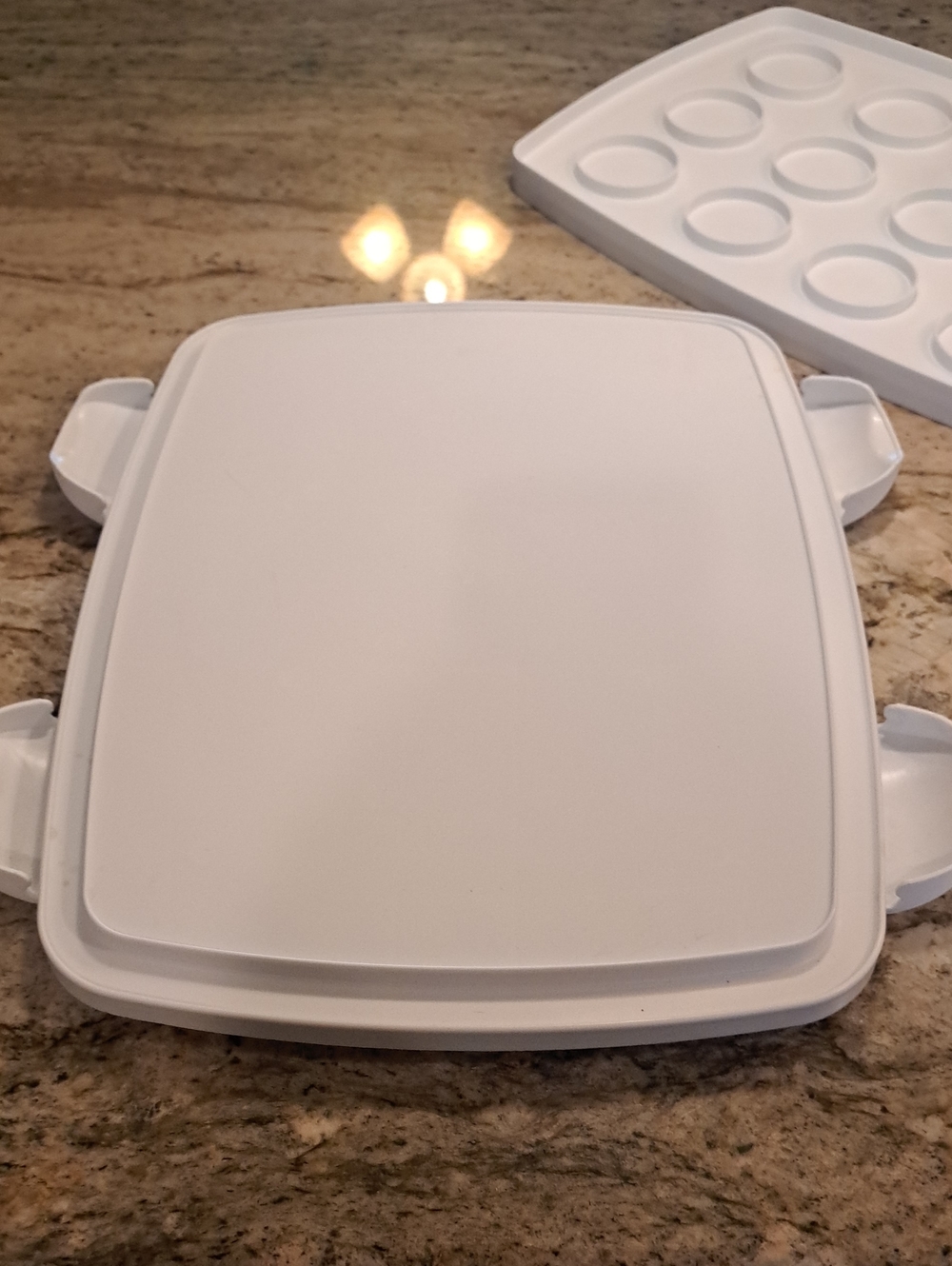 Wilton Ultimate 3-in-1 Cupcake Muffin Cake Caddy White Holder Hard Plastic - Picture 5 of 6